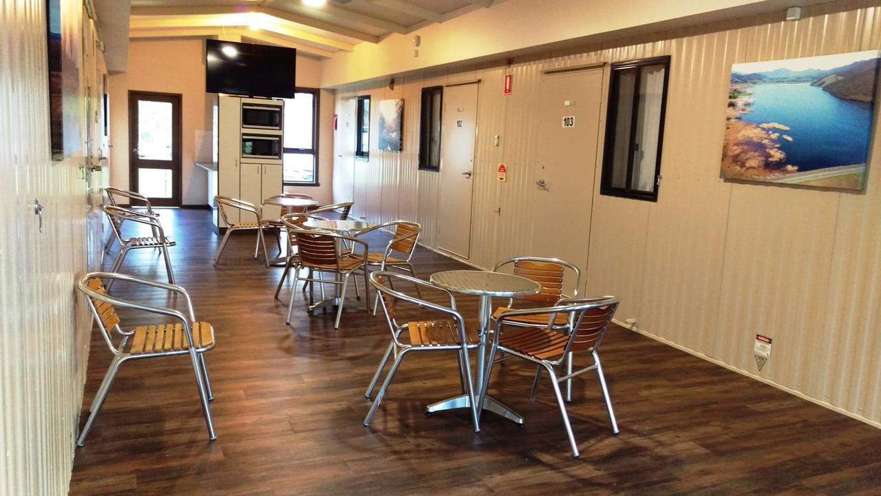 Khancoban Lakeside Caravan Park 외부 사진